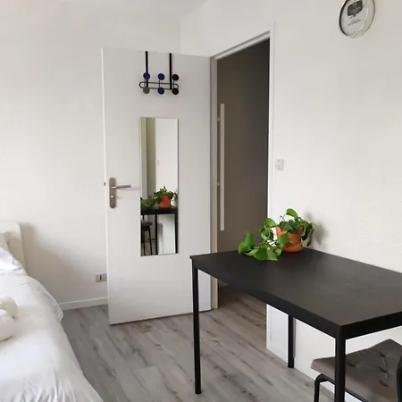 24 M2 With Rooftop View